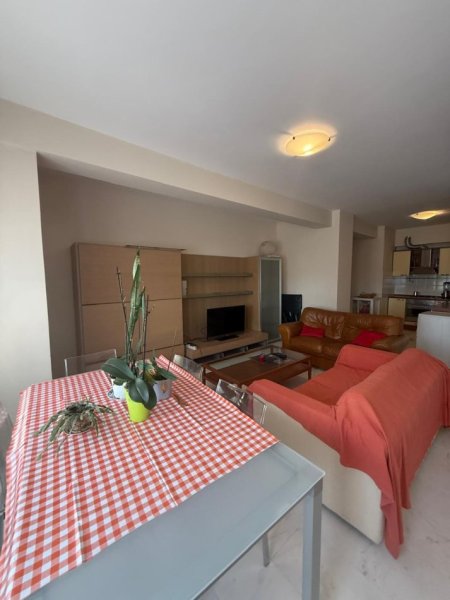 Tirane, jepet me qera apartament 2+1+Ballkon Kati 7, 98 m² 1.600 € (Torre Drini)