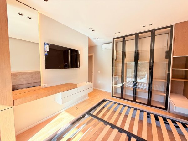 Tirane, jepet me qera apartament 2+1 Kati 2, 95 m² 1500 € (Kopshti Zoologjik / Salillari)