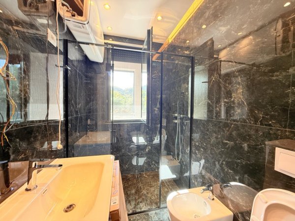 Tirane, jepet me qera apartament 2+1 Kati 2, 95 m² 1500 € (Kopshti Zoologjik / Salillari)