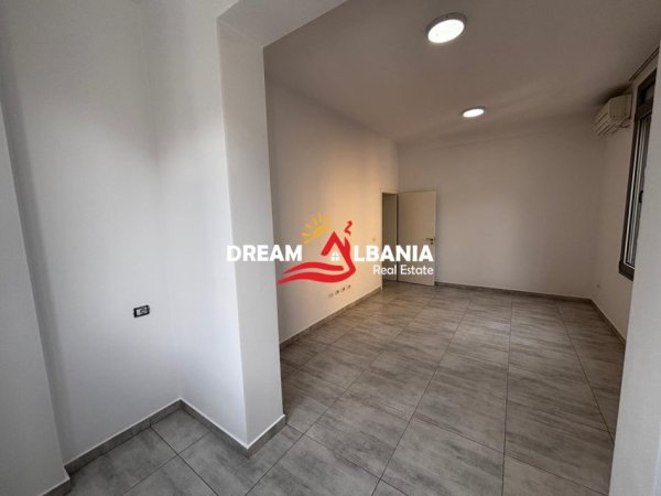 Tirane, jepet me qera zyre Kati 2, 75 m² 500 € 