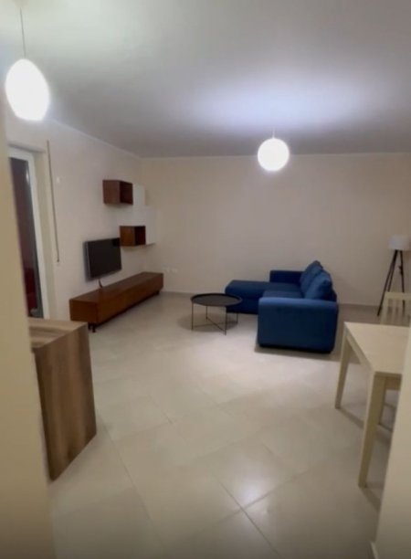 Shqiperi, jepet me qera apartament 1+1 Kati 8, 70 m² 520 € (Astir)