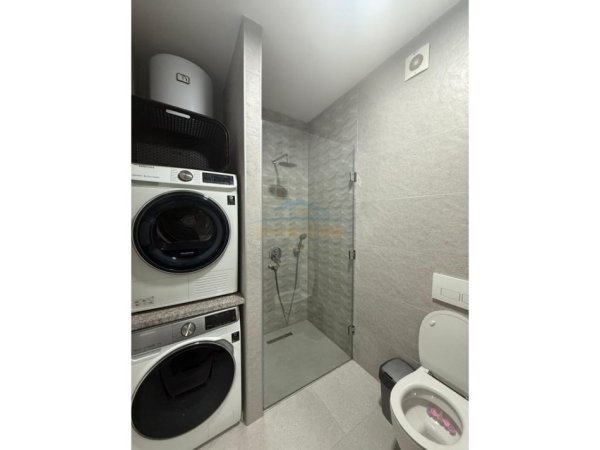 Tirane, shitet apartament 3+1 Kati 4, 131 m² 141.000 € (Linzë)