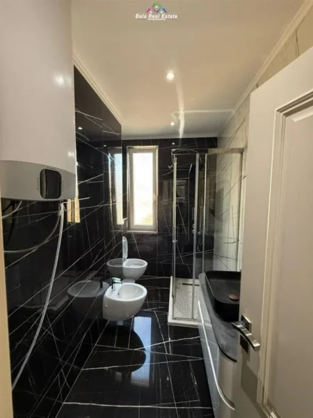 Tirane, jap me qera apartament 2+1 Kati 7, 117 m² 1.000 € (xhanfize keko)