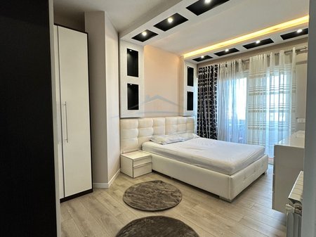 Tirane, jepet me qera apartament 1+1 Kati 5, 67 m² 700 € 