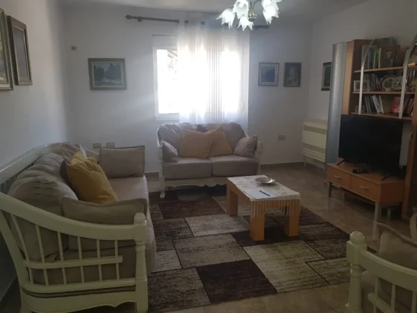 Tirane, shitet apartament 2+1 Kati 6, 140.000 € 