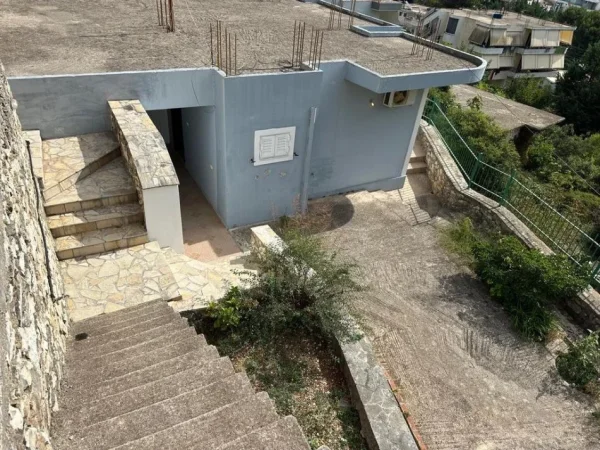 Sarande, shitet shtepi 2+1 Kati 1, 450 m² 