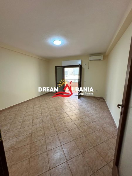 Tirane, jepet me qera zyre Kati 4, 118 m² 750 € 