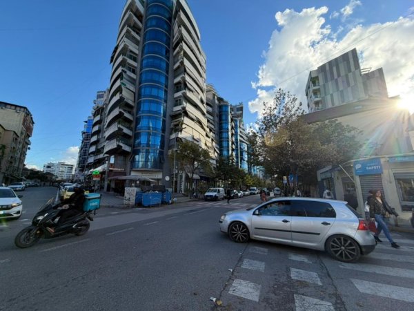Tirane, shitet apartament 1+1 Kati 0, 35 m² 350.000 € 