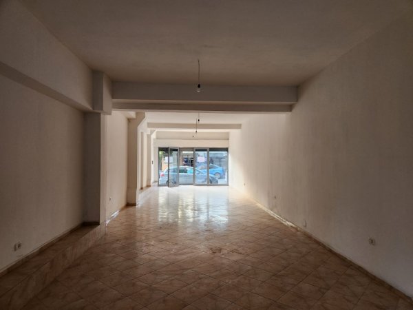 Vlore, shitet dyqan Kati 1, 95 m² 110.000 € (Rruga Lef sallata)