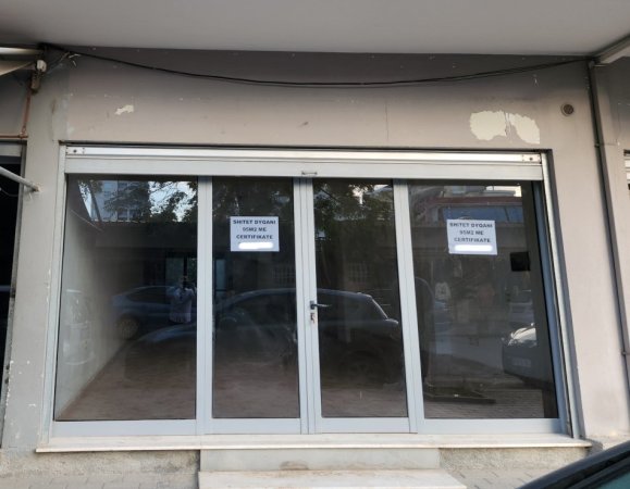 Vlore, shitet dyqan Kati 1, 95 m² 110.000 € (Rruga Lef sallata)