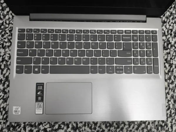 Lushnje, shes Laptop + Wireless Mouse + Hardisk VERBATIM 1TB per 20000 Leke.