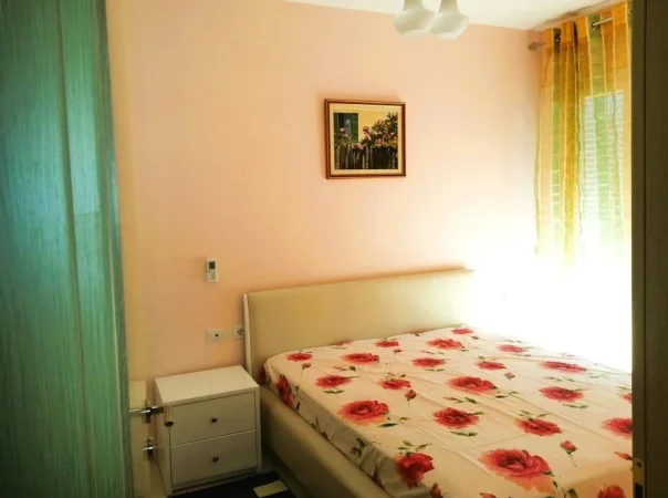 Tirane, jepet me qera apartament 1+1 Kati 5, 68 m² 500 € (zogu i zi)