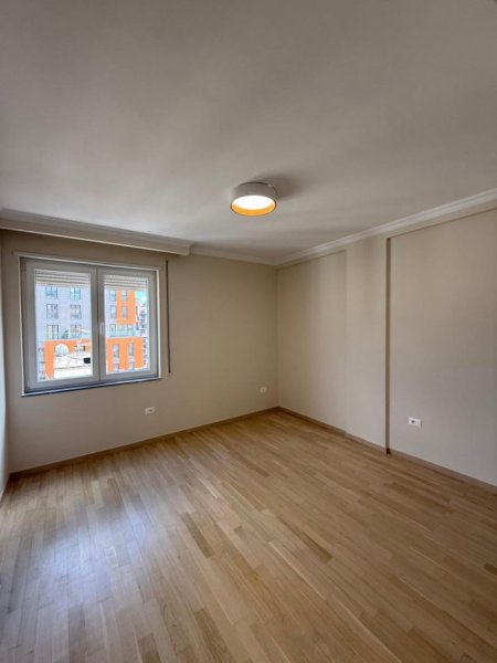 Tirane, shitet apartament 2+1 , 94 m² 260.000 € (Parku Olimpik)