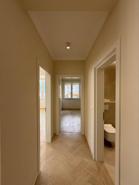 Tirane, shitet apartament 2+1 , 94 m² 260.000 € (Parku Olimpik)