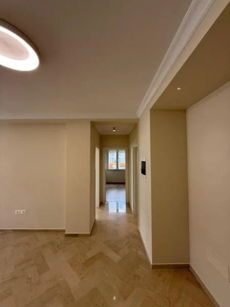 Tirane, shitet apartament 2+1 , 94 m² 260.000 € (Parku Olimpik)