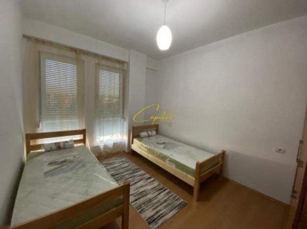 Tirane, jepet me qera apartament 3+1 Kati 5, 90 m² 650 € (RRUGA 5 MAJI)