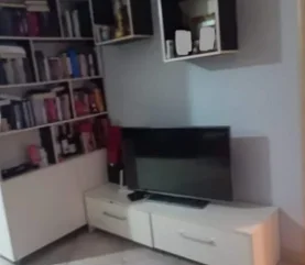Tirane, jepet me qera apartament 1+1 Kati 2, 60 m² 400 € (yzberisht,prane pasticeri Nela 6)