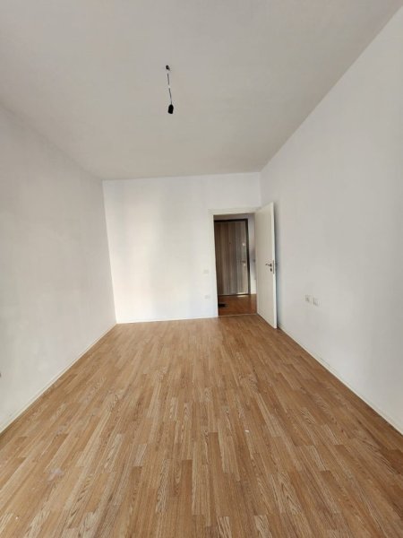 Me Qira Apartament për Zyra – 105 m² 📍 Kompleksi ASL, Godina 1 – Kati i 8-të, me pamje fantastike Çmimi: 650€/muaj