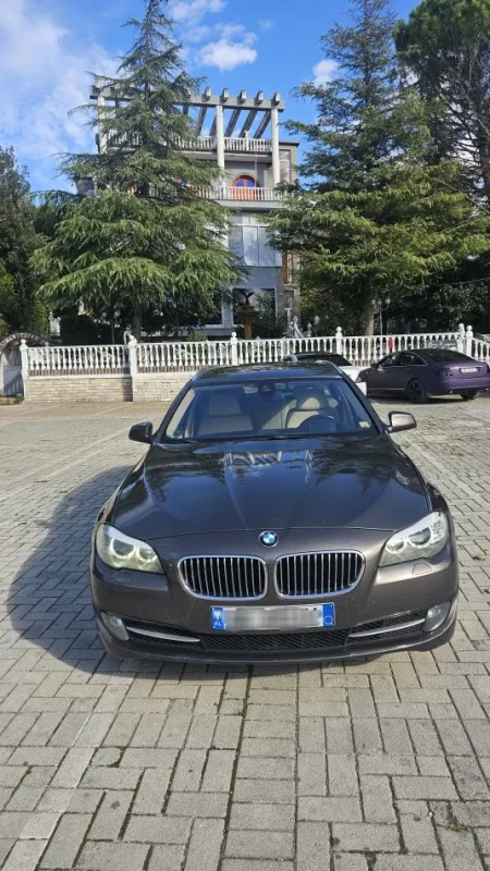 Tirane, shes makine BMW 530d Touring xDrive Nafte, kafe automatik Klima 290.000 km 11.500 €