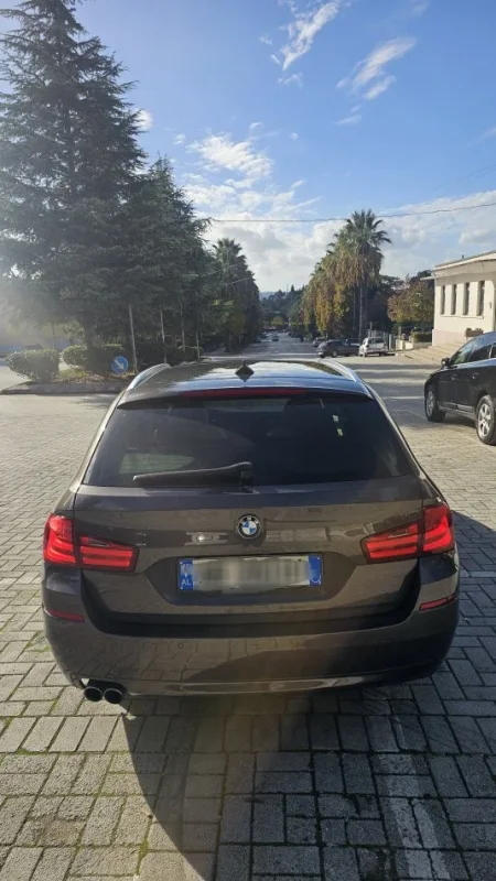 Tirane, shes makine BMW 530d Touring xDrive Nafte, kafe automatik Klima 290.000 km 11.500 €