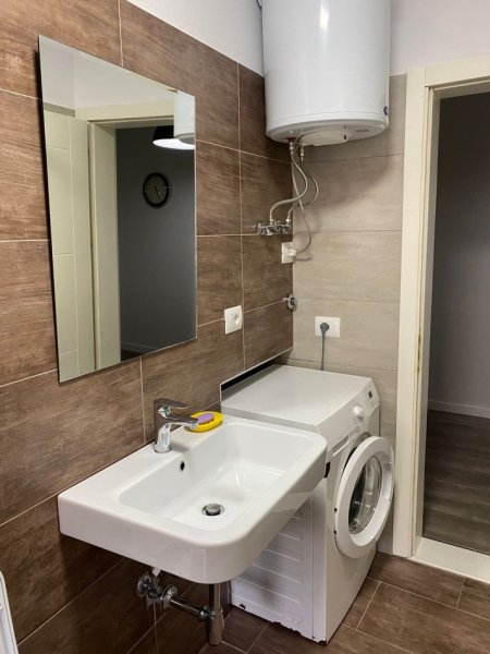 Tirane, jepet me qera apartament 2+1 Kati 2, 80 m² 550 € (xhamlliku)