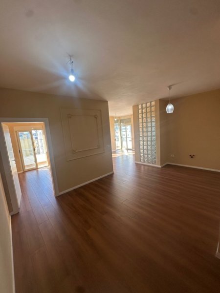 Durres, shitet apartament 2+1+Aneks+Ballkon Kati 5, 115 m² (Afer Stadiumit, Durres)