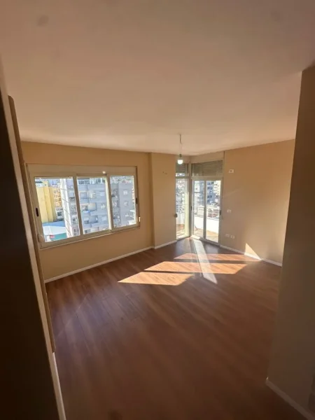 Durres, shitet apartament 2+1+Aneks+Ballkon Kati 5, 115 m² (Afer Stadiumit, Durres)