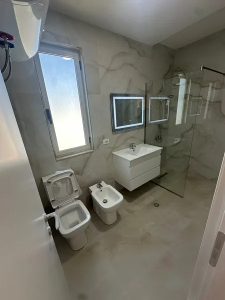 Durres, shitet apartament 2+1+Aneks+Ballkon Kati 5, 115 m² (Afer Stadiumit, Durres)