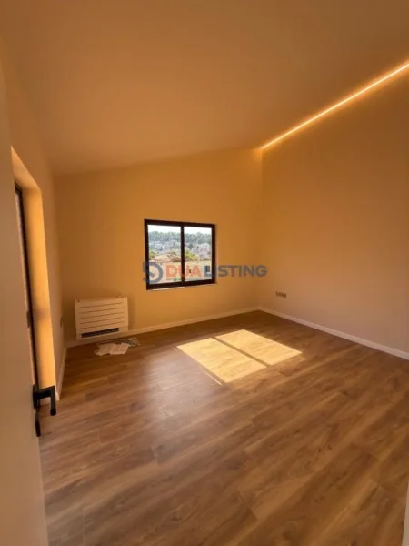 Tirane, jepet me qera ambjent biznesi , 170 m² 1.900 € (Vilat Gjemane)