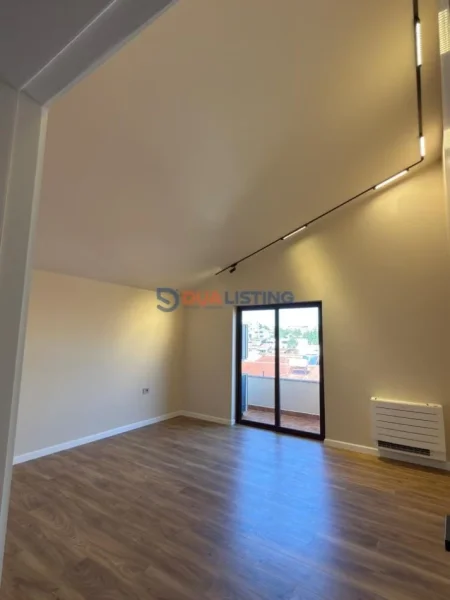 Tirane, jepet me qera ambjent biznesi , 170 m² 1.900 € (Vilat Gjemane)