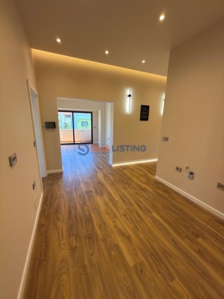 Tirane, jepet me qera ambjent biznesi , 170 m² 1.900 € (Vilat Gjemane)