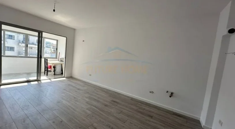 Tirane, shitet apartament 1+1 Kati 5, 73 m² 105.000 € (Astir Vila L)
