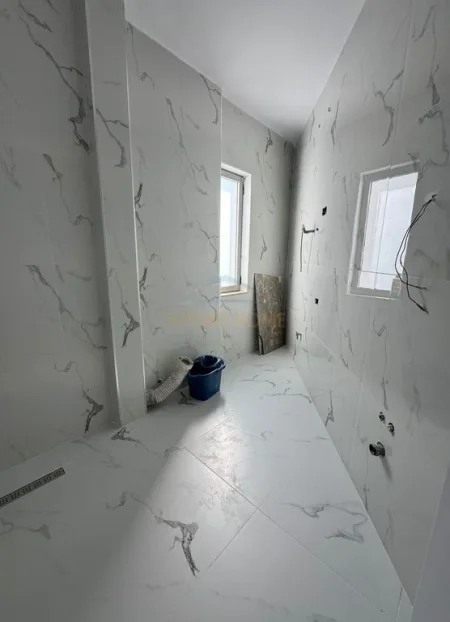 Tirane, shitet apartament 1+1 Kati 5, 73 m² 105.000 € (Astir Vila L)