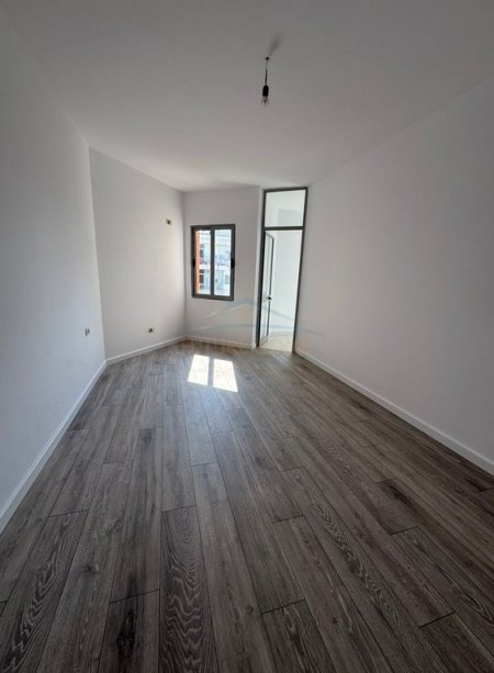 Tirane, shitet apartament 1+1 Kati 5, 73 m² 105.000 € (Astir Vila L)
