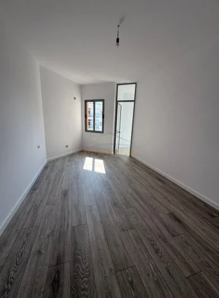 Tirane, shitet apartament 1+1 Kati 5, 73 m² 105.000 € (Astir Vila L)