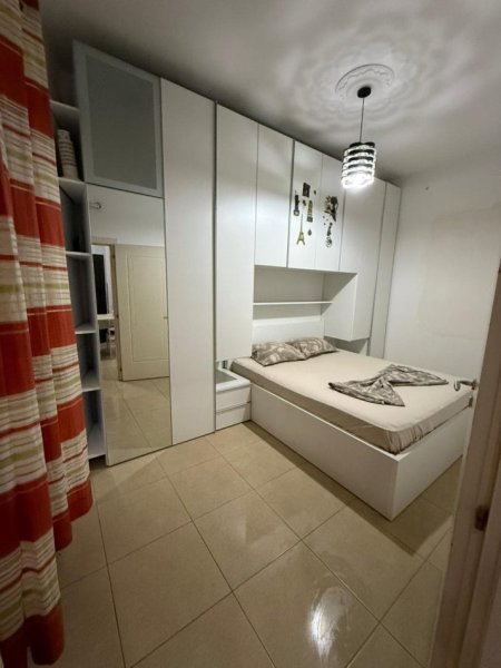 Tirane, jepet me qera Vile 1+1+Ballkon , 60 m² 500 € (mihal grameno)