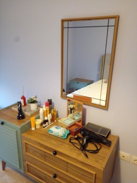 Tirane, jepet me qera Pa komision Agjensi !! apartament 2+1+Salloni me ballkon. Kati 9, 790 €  Bruto ( mundesi per 5 % skonto )