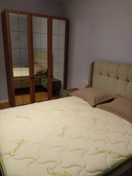 Tirane, jepet me qera Pa komision Agjensi !! apartament 2+1+Salloni me ballkon. Kati 9, 790 €  Bruto ( mundesi per 5 % skonto )