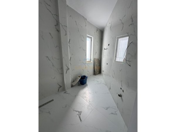 Tirane, shes apartament 1+1 Kati 5, 73 m² 105.000 € (Unaza e Re)