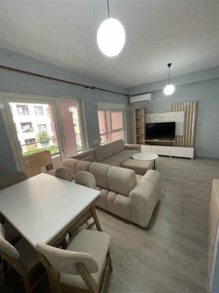 Tirane, jepet me qera apartament 2+1 Kati 3, 80 m² 500 € (ALI DEMI)
