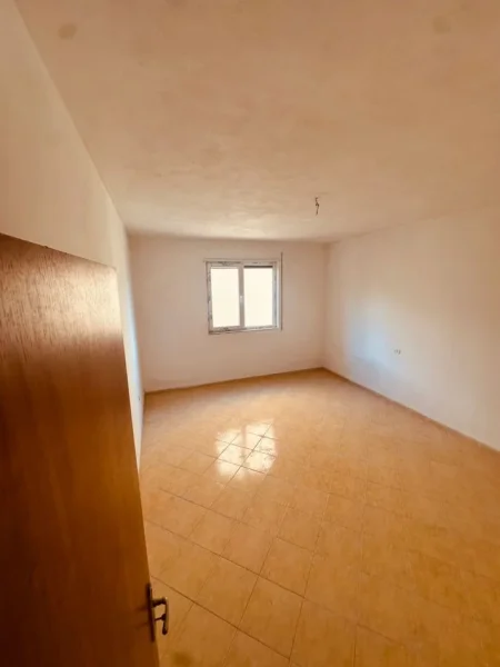 Durres, shitet apartament 2+1 , 106 m² (Shkembi Kavajes)