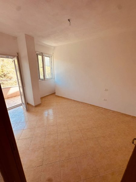 Durres, shitet apartament 2+1 , 106 m² (Shkembi Kavajes)