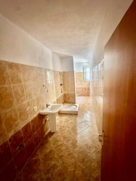 Durres, shitet apartament 2+1 , 106 m² (Shkembi Kavajes)