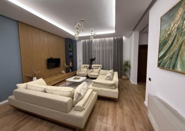Tirane, jepet me qera apartament duplex Dublex Kati 1, 150 m² 1.000 € (SELITE)
