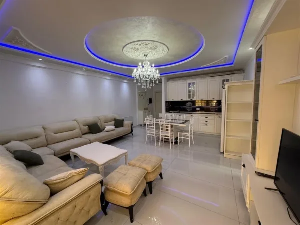 Jepet me qera apartament 2+1+Ballkon Kati 4, 117 m² 1.000 € (Xhamlliku)