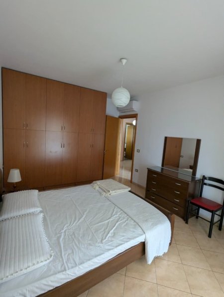 Tirane, jepet me qera apartament 2+1+Ballkon Kati 8, 104 m² 820 € (Zogu i zi)