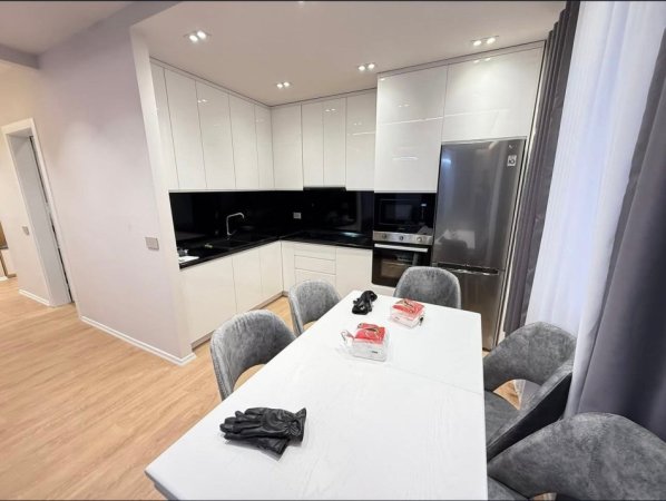 Tirane, jepet me qera apartament 2+1 Kati 3, 108 m² 1.350 € (Liqeni i Thate.)