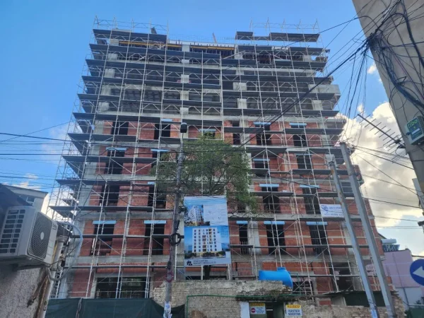 Tirane, Liste me oferta dyqan Kati 0, 48 m² 