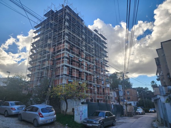 Tirane, Liste me oferta dyqan Kati 0, 48 m² 