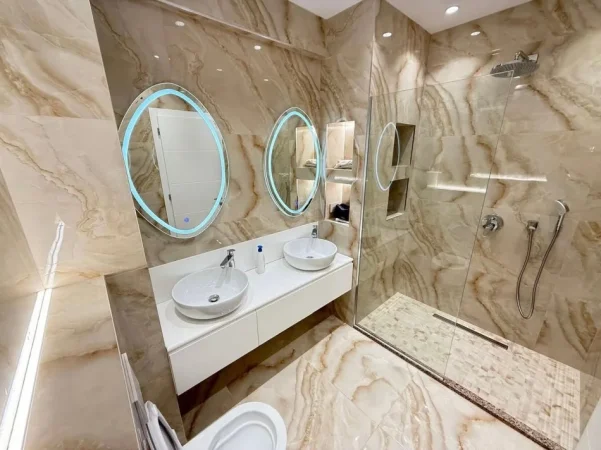 Tirane, jepet me qera apartament 2+1 Kati 3, 108 m² 1.350 € (Liqeni i Thate.)